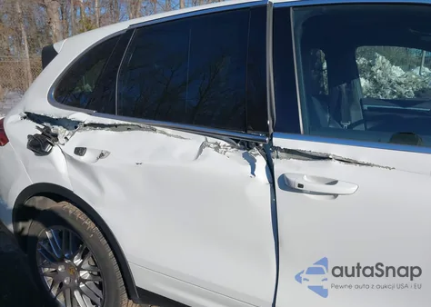 2018 Porsche Cayenne z USA, uszkodzony, nr VIN WP1AA2A26JKA00859